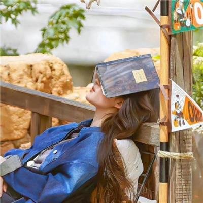 夜深沉，爱难吟